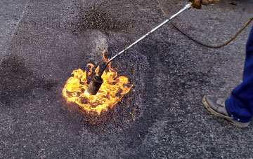 Leavening flat roofing repairs